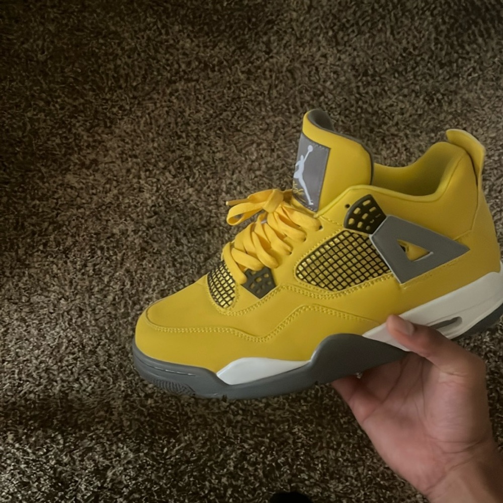 Jordan 4 lighting 2021